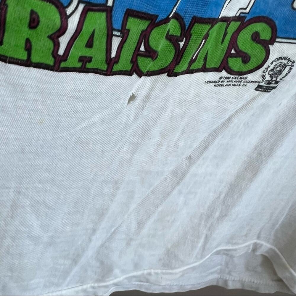 Vintage 1988 The California Raisins Play in the Bowl of Raisins Graphic T-Shirt - Picture 13 of 13